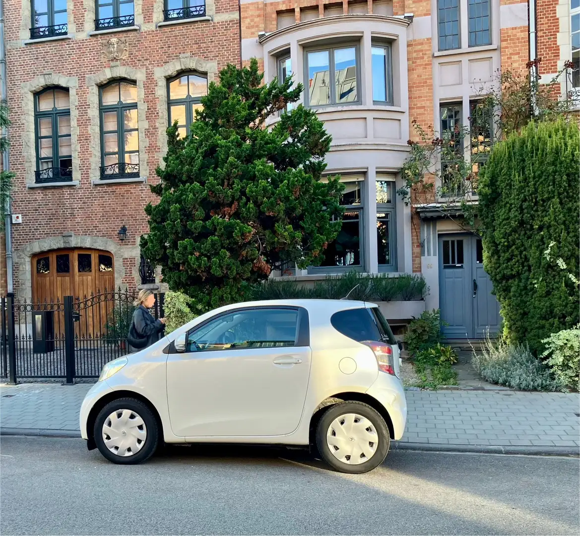 Toyota iQ Tokyo Blanc - 1