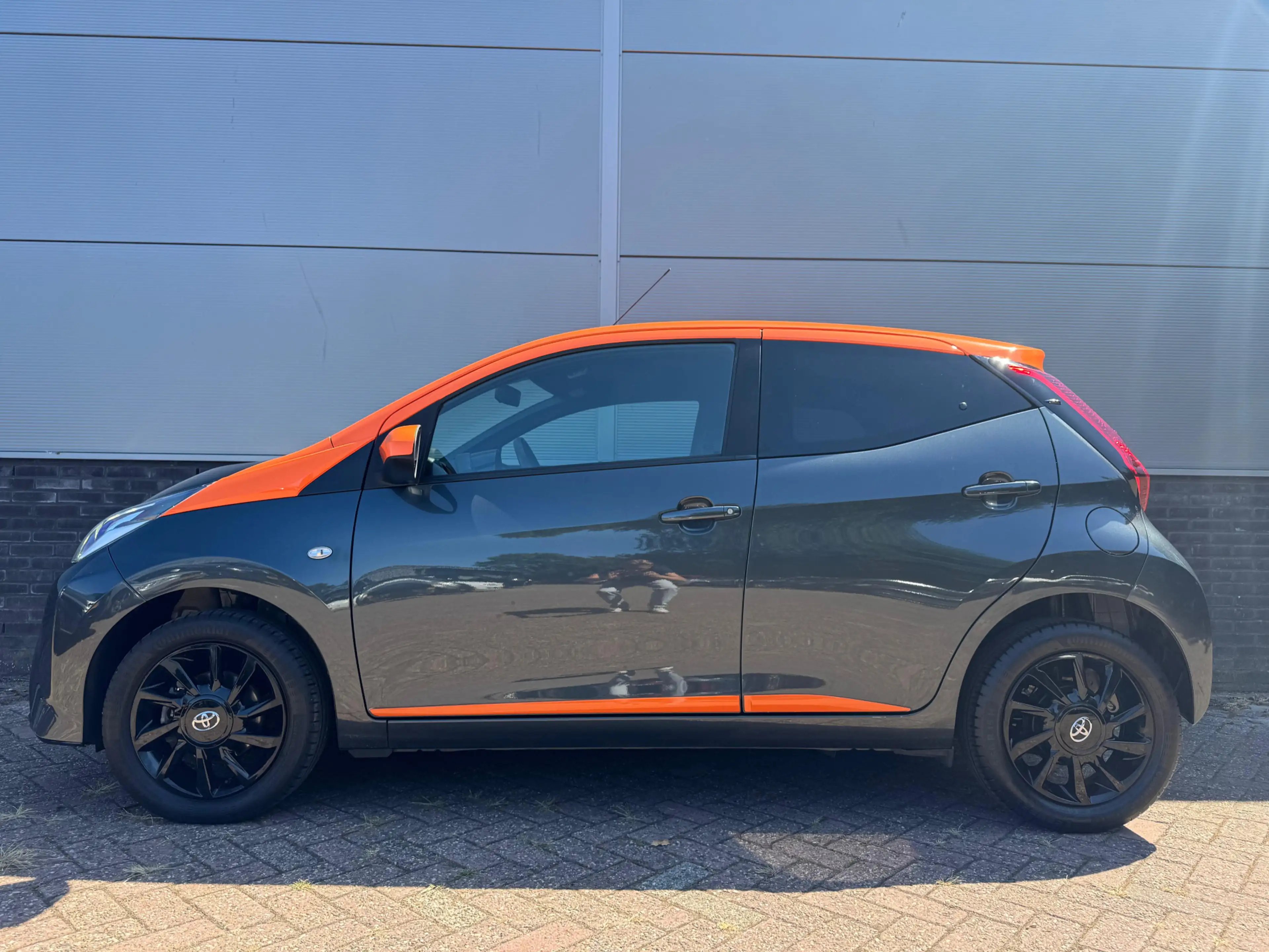 Toyota Aygo 1.0 VVT-i TeamNL — photo 2