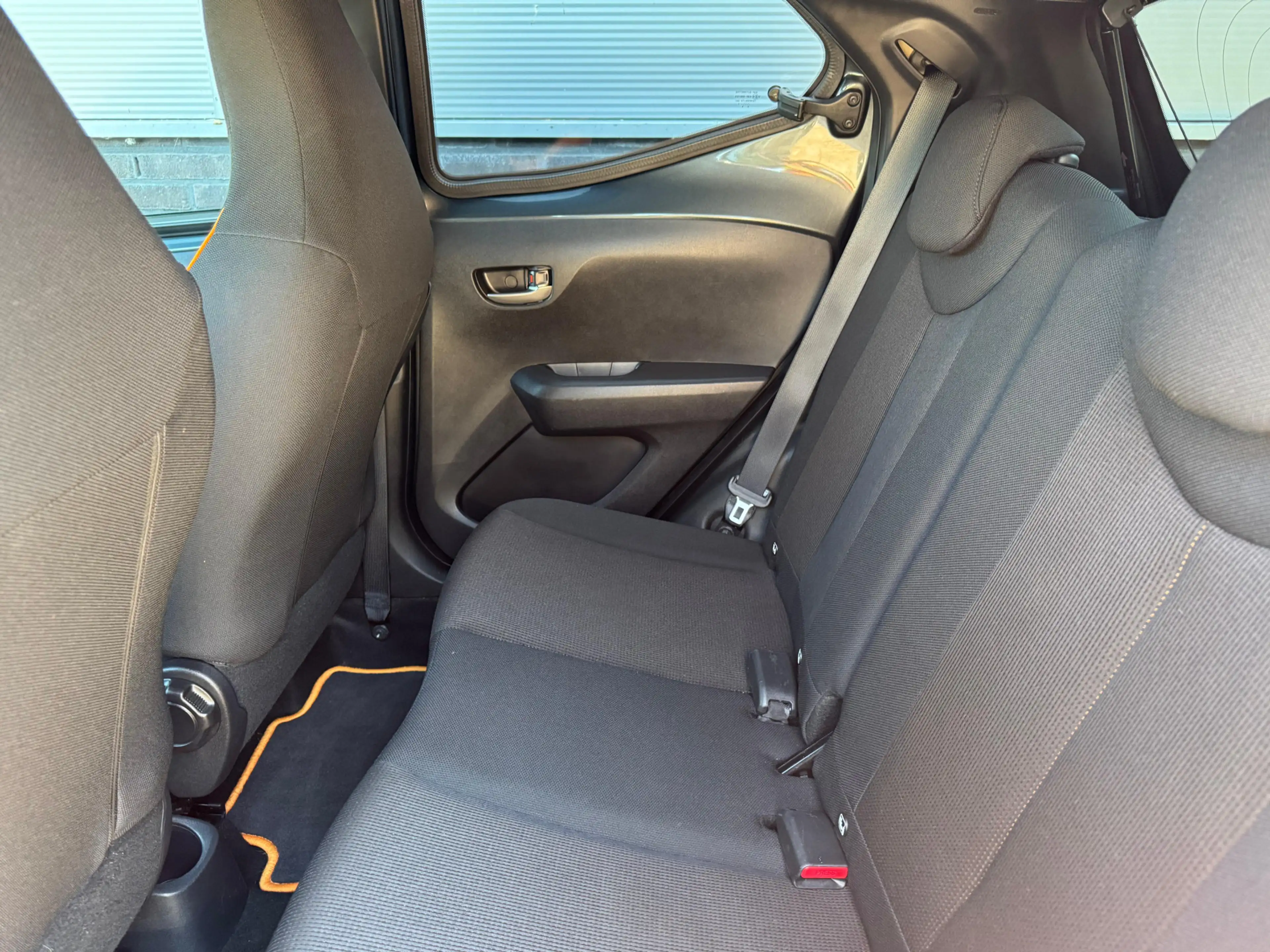 Toyota Aygo 1.0 VVT-i TeamNL — photo 11