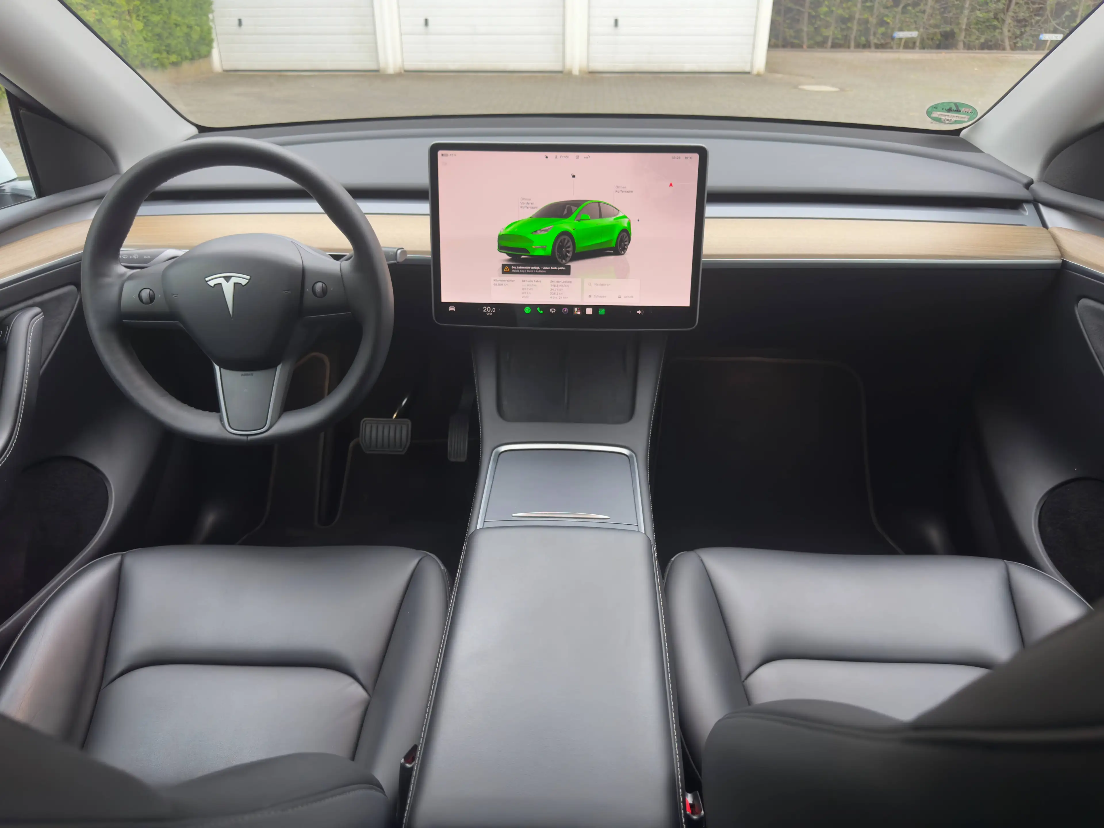 Tesla Model Y Long Range Dual AWD — photo 10