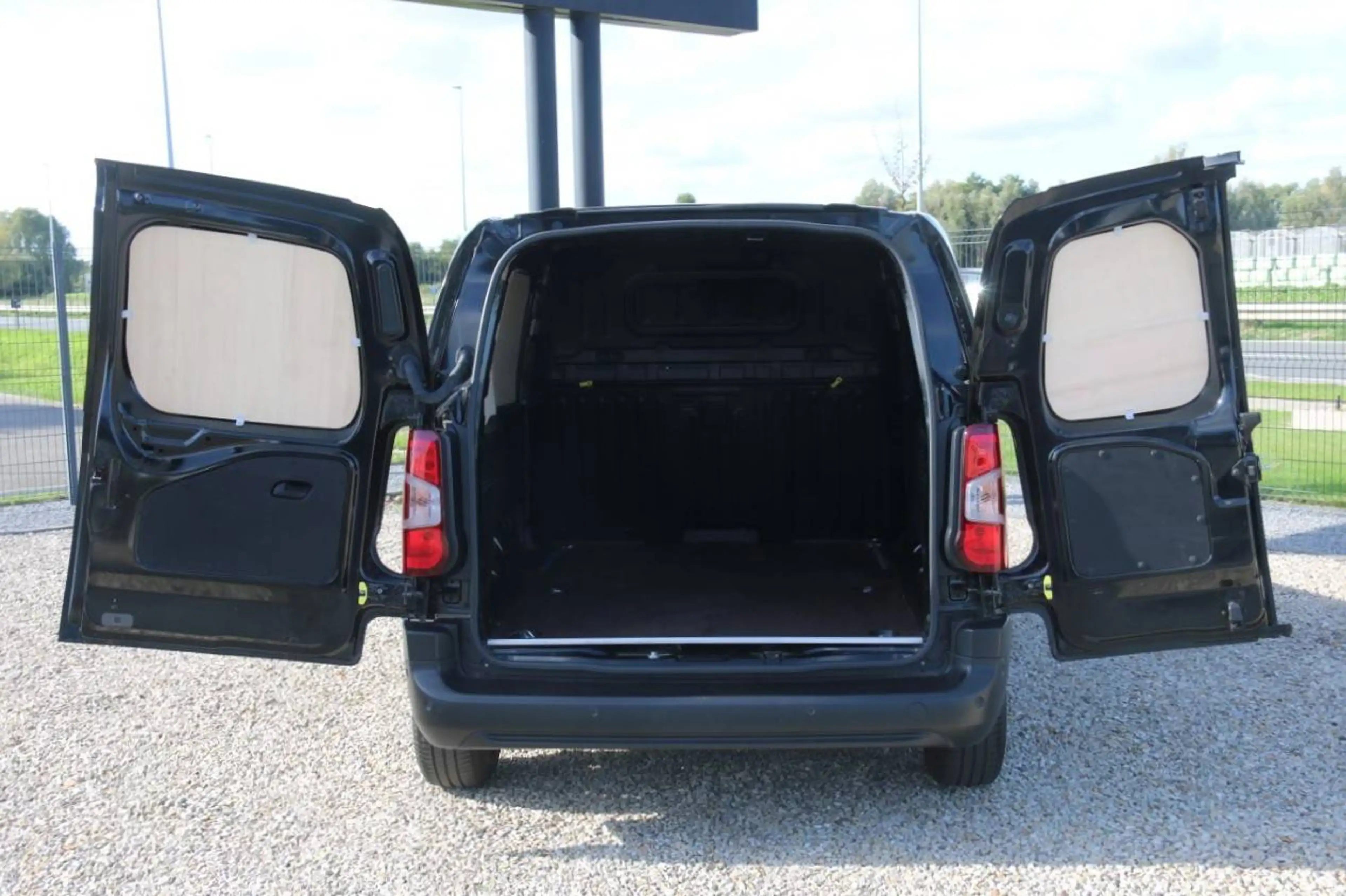 Opel Combo 1.5 TD BI L1H1 Light S/S (EU6.4) — photo 11