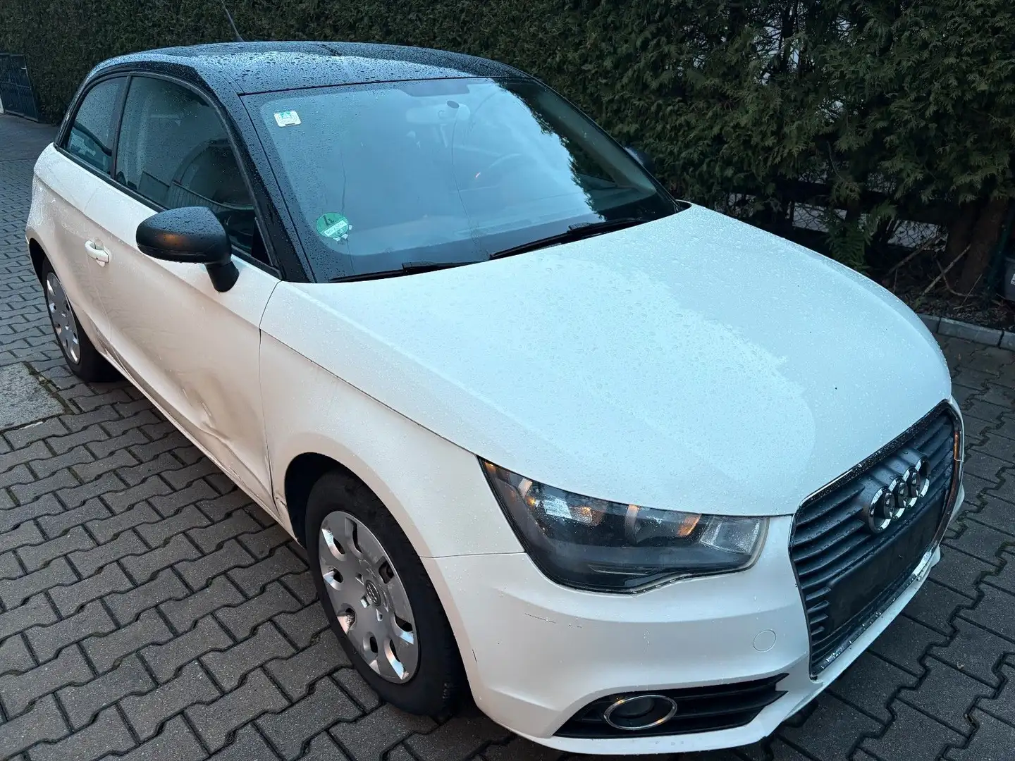 Audi A1 1.2 TFSI Attraction *Klima* TÜV 03/2027* Weiß - 1