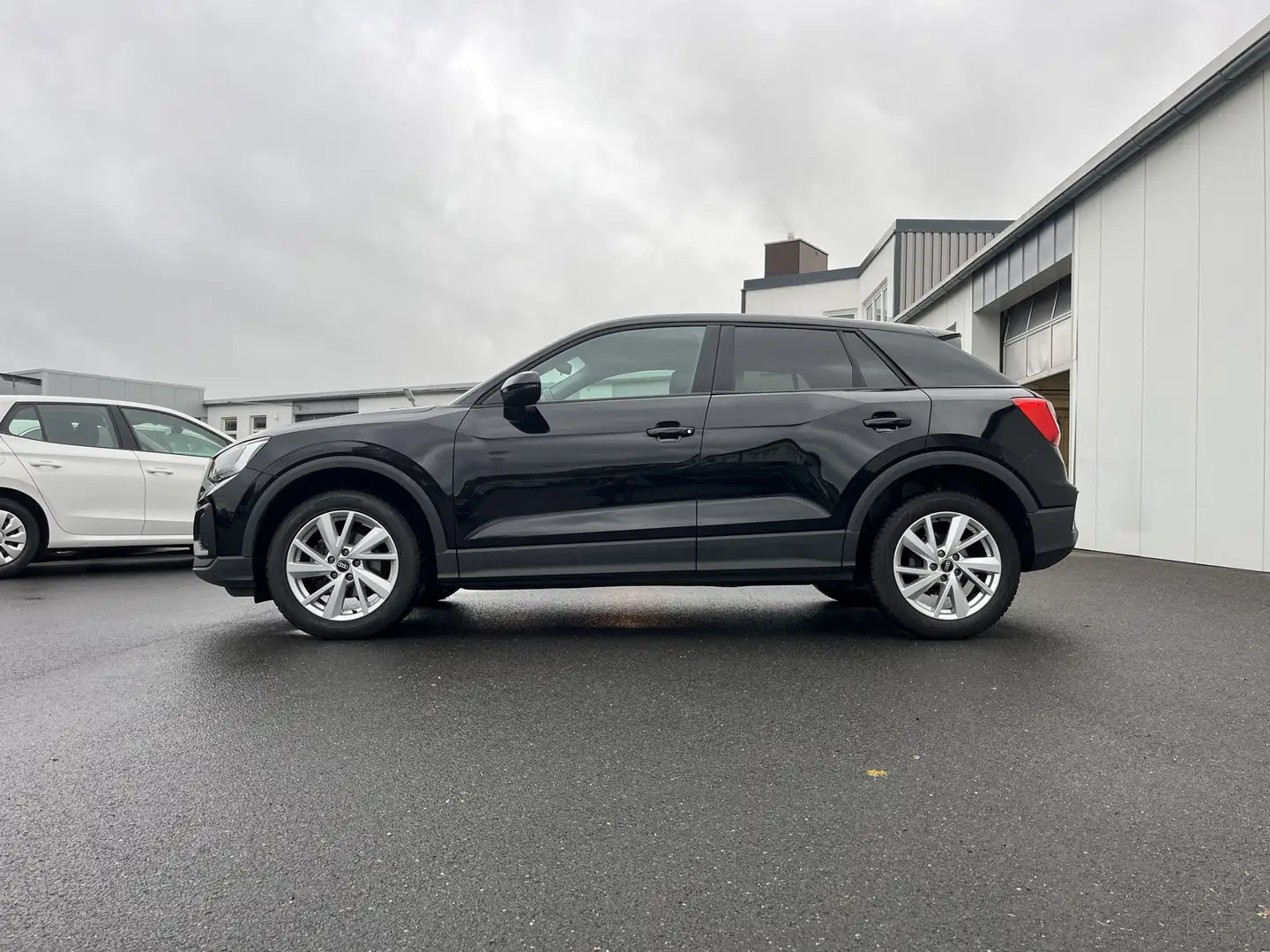 Audi Q2 35 1.5 TFSI S tronic 144€ m. 20% Anzahlung Navi Schwarz - 2