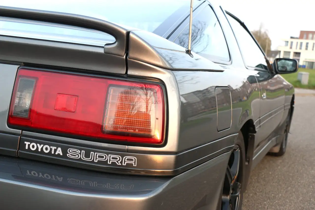TOYOTA SUPRA MK3 3.0 TARGA 40206KM - SELLERIE CUIR