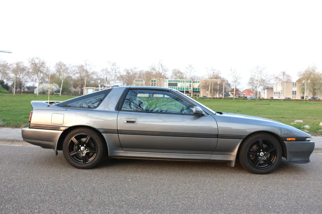 TOYOTA SUPRA MK3 3.0 TARGA 40206KM - SELLERIE CUIR