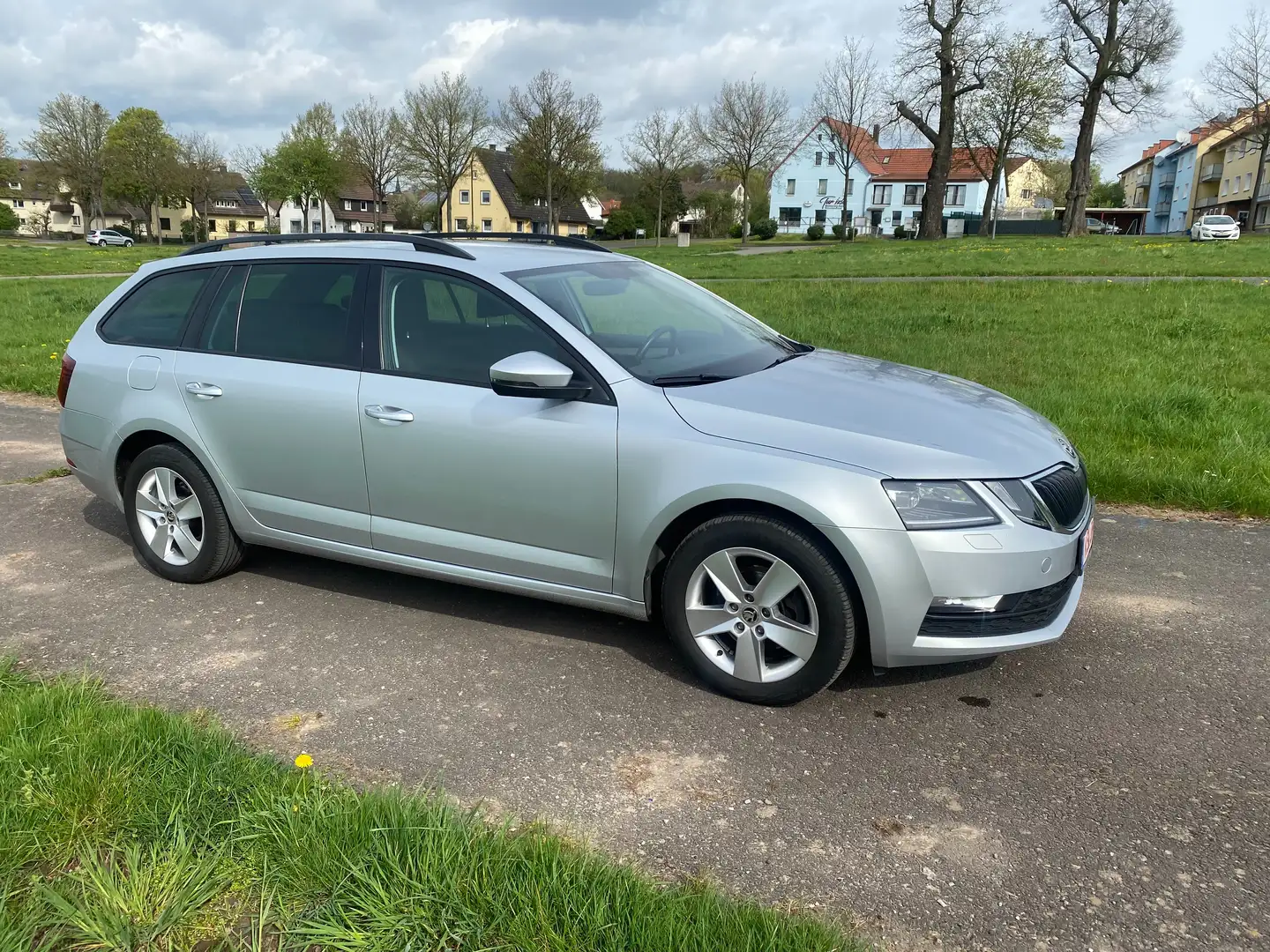 Skoda Octavia Ambition. Klimaautomatik. PDC. DSG. Xenon LED Grau - 1