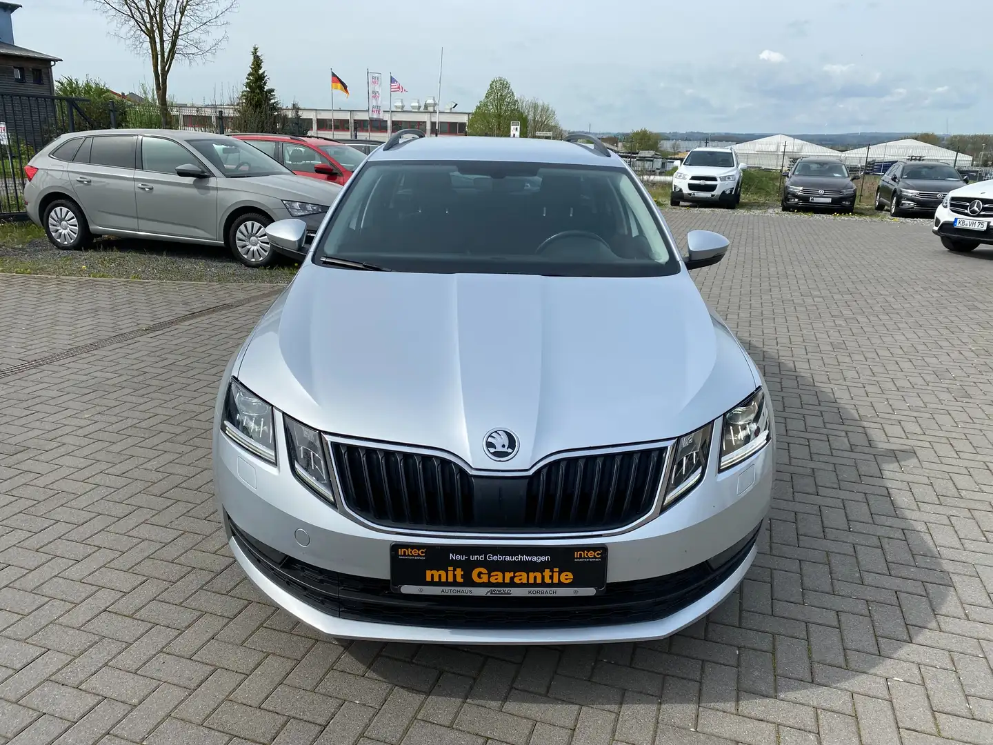 Skoda Octavia Ambition.Climatronic. PDC. DSG. Xenon LED Gris - 2