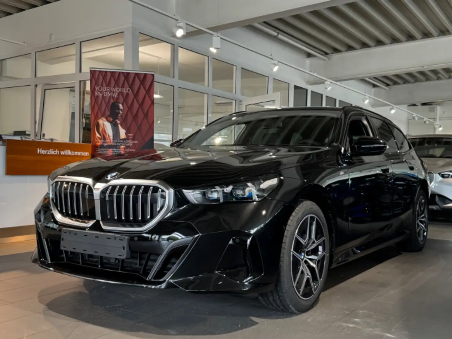 BMW 520 d Touring M-Sportpaket AutobahnAssi/HK-HiFi Schwarz - 2
