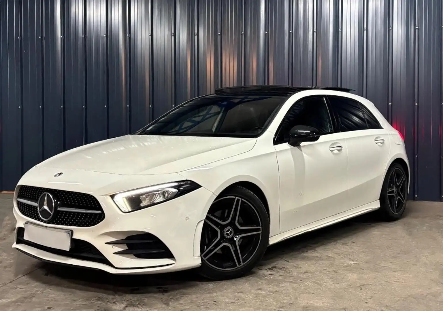 Mercedes-Benz A 200 1.3 200 165 AMG - Garantie 1 an - Toit ouvrant - Carplay Weiß - 1