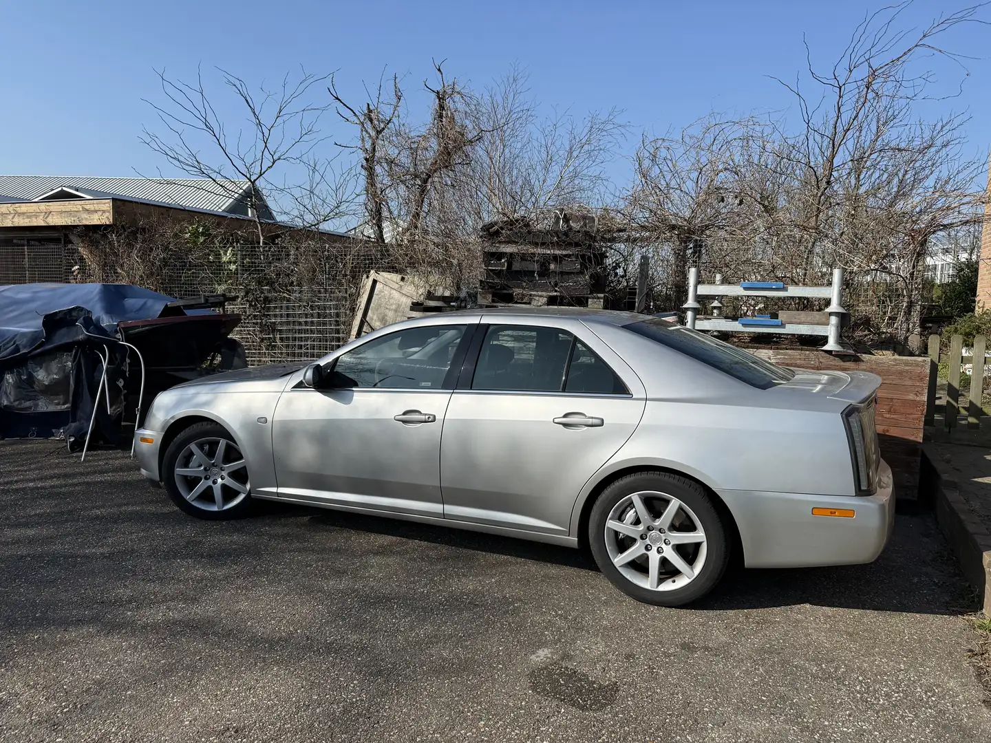 Cadillac STS 4.6 V8 Launch Edition - 1