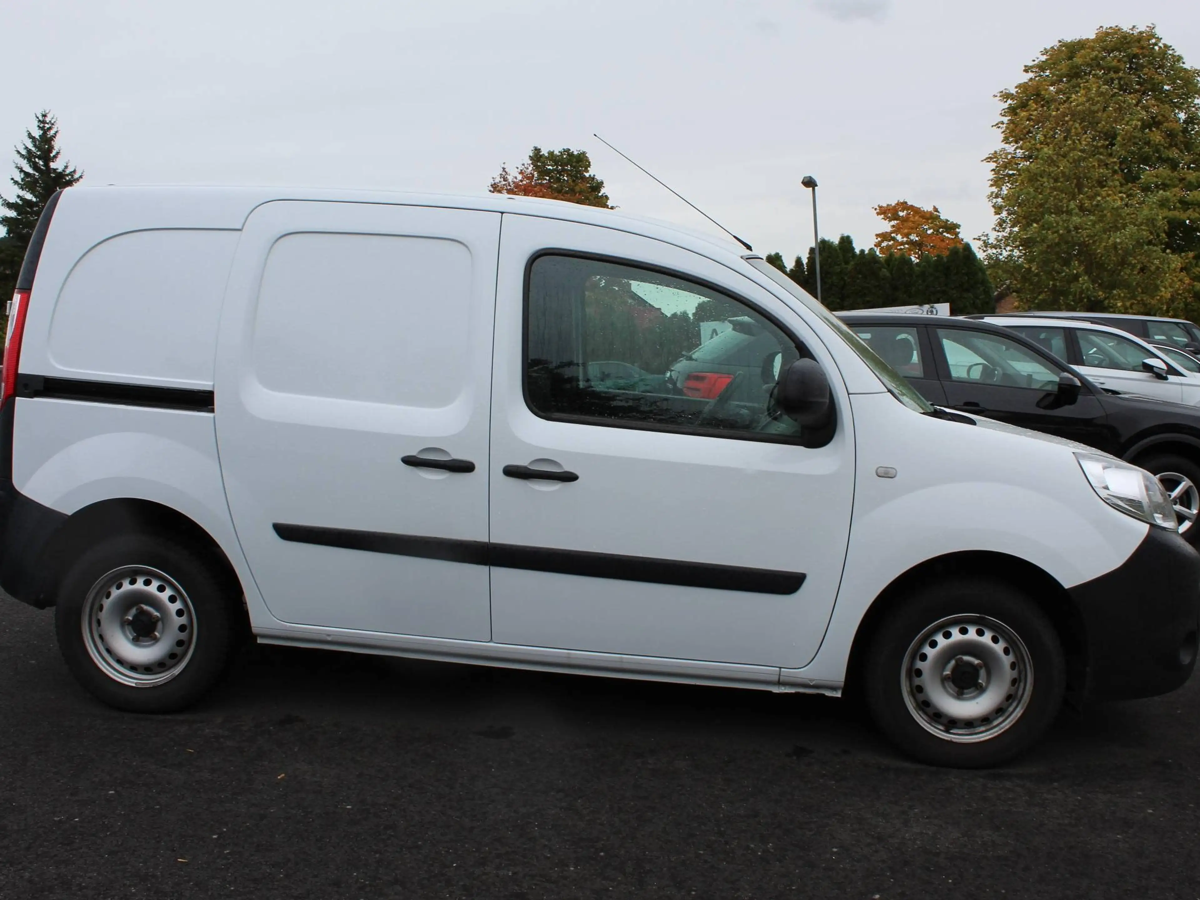 Renault Kangoo Rapid Extra, HU+AU+INSPEKTION NEU, Trennwand mit Fenster, Schiebetür rechts, Hecktüren — photo 6