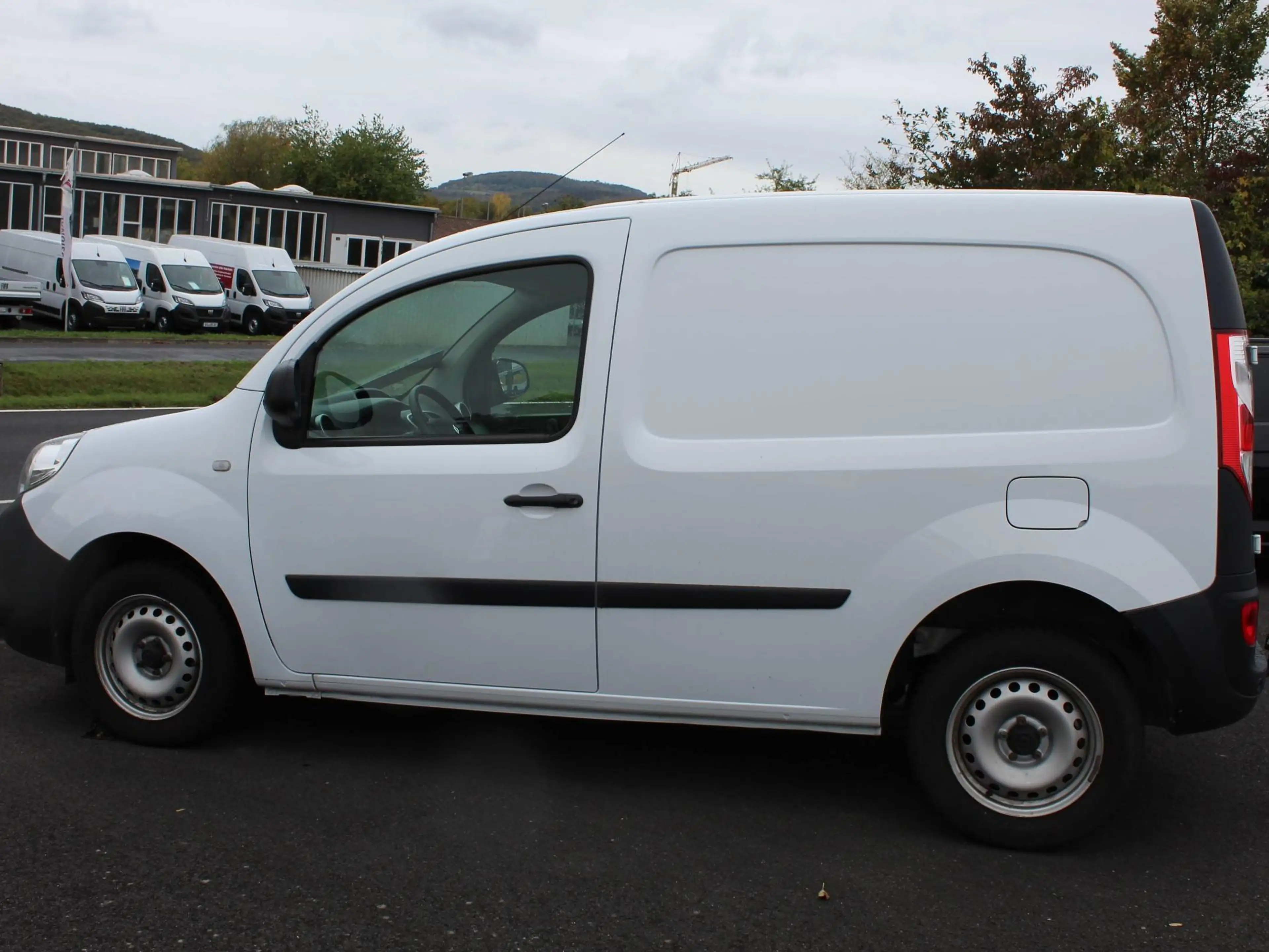 Renault Kangoo Rapid Extra, HU+AU+INSPEKTION NEU, Trennwand mit Fenster, Schiebetür rechts, Hecktüren — photo 2
