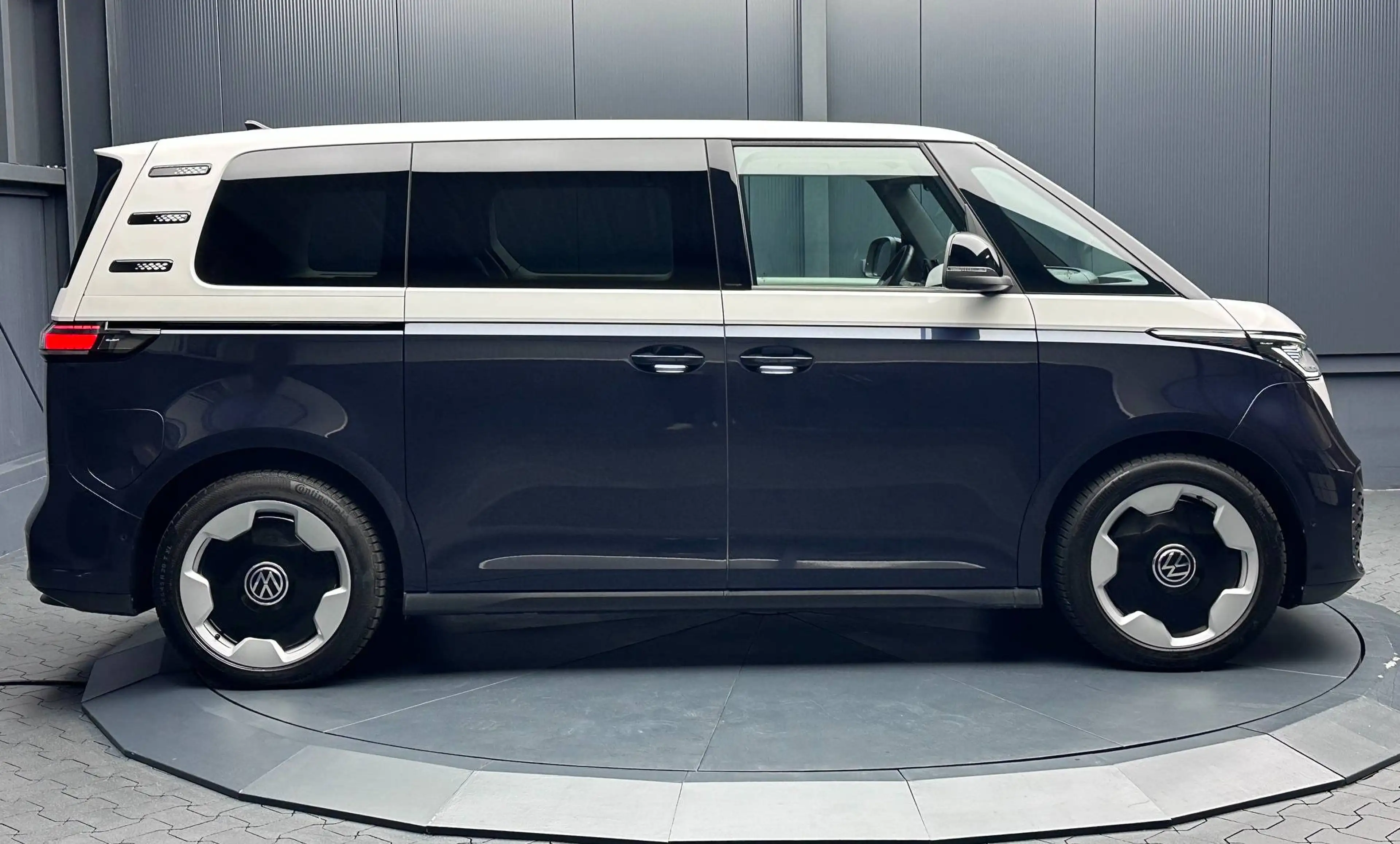 Volkswagen ID. Buzz Pro 210 kW *Design-Paket*20Zoll*AHK*360*MASSAGE* — photo 6