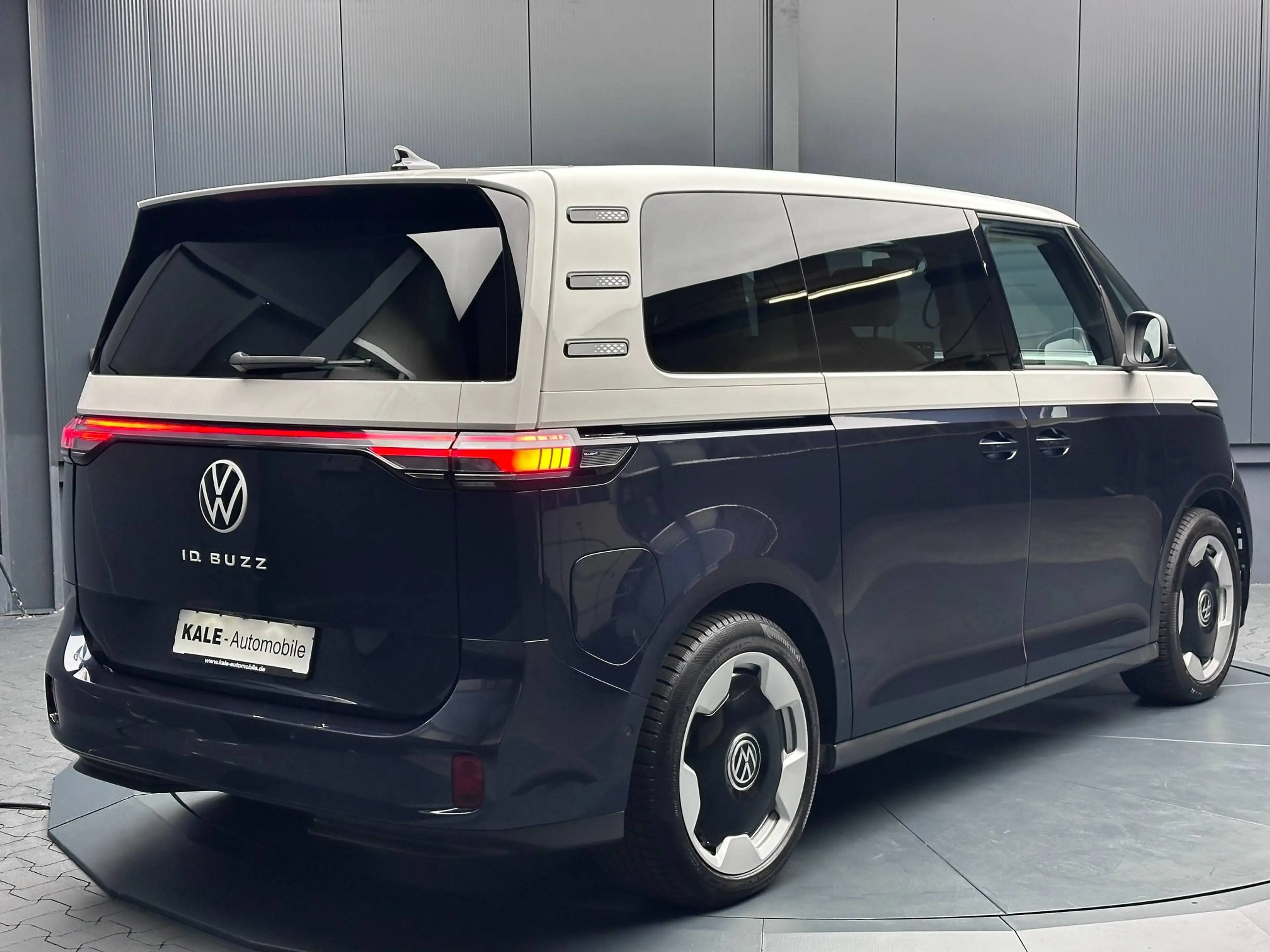 Volkswagen ID. Buzz Pro 210 kW *Design-Paket*20Zoll*AHK*360*MASSAGE* — photo 5
