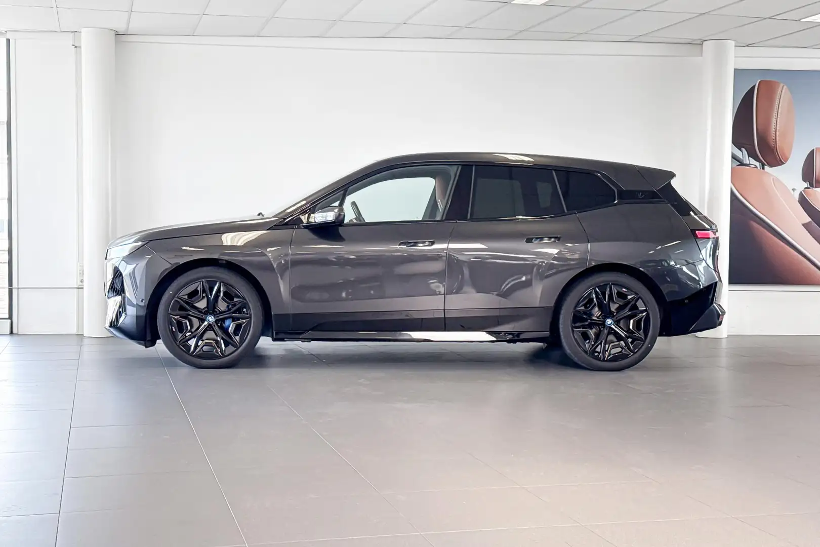 BMW iX xDrive40 High Executive 77 kWh | M Sport | Sky Lou Grijs - 2