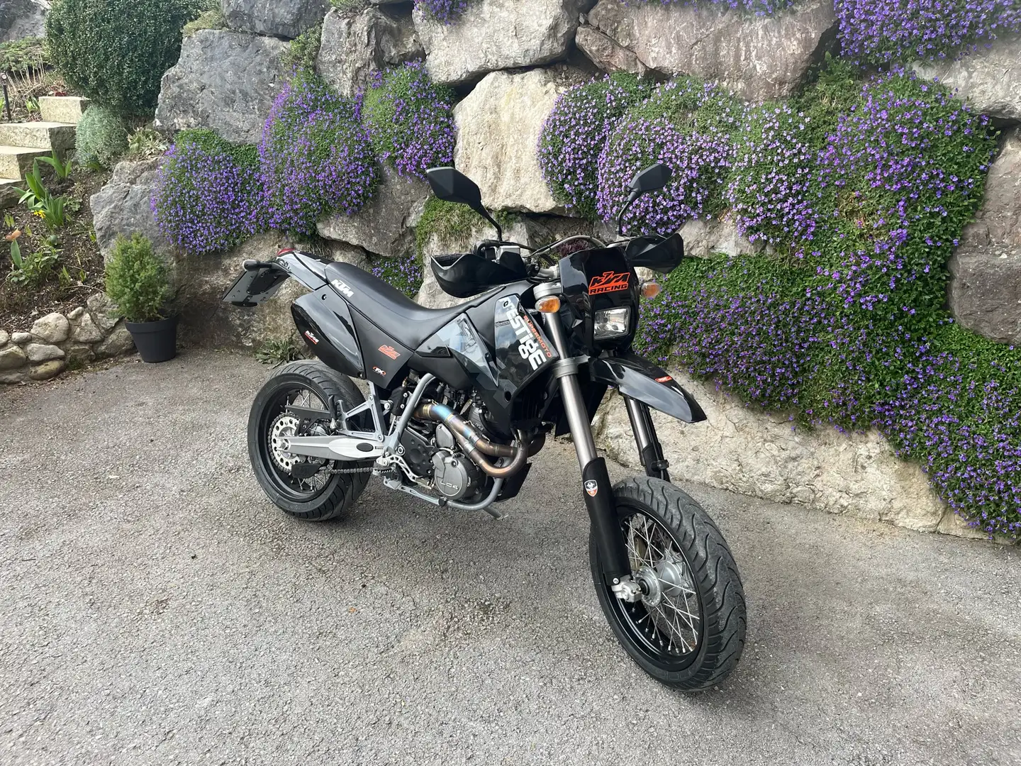 KTM 640 SM Prestige Akrapovic Komplettanlage Schwarz - 1