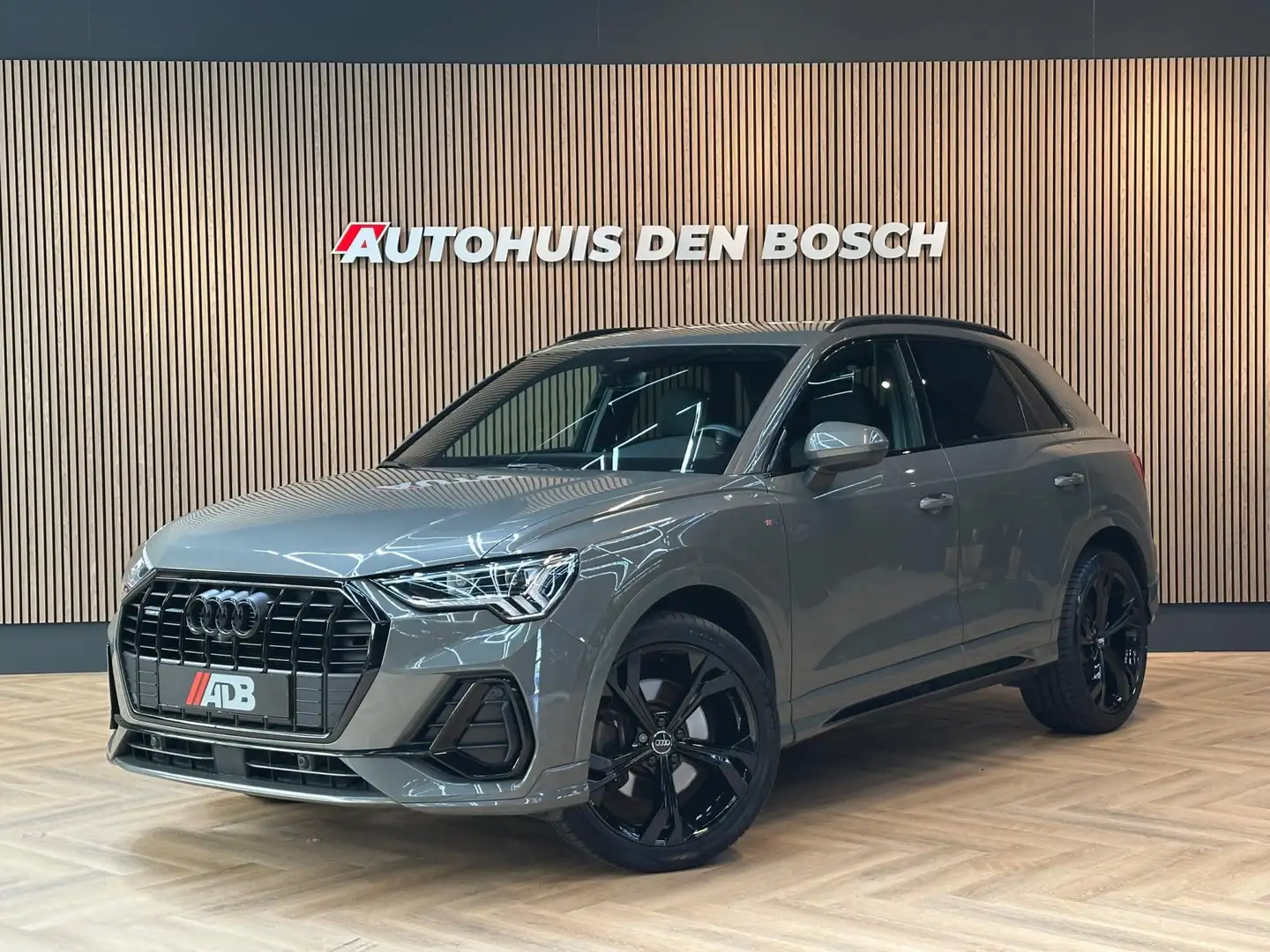 Audi Q3 40 TFSI Quattro S Line 190PK - Trekhaak - Navi Gris - 1