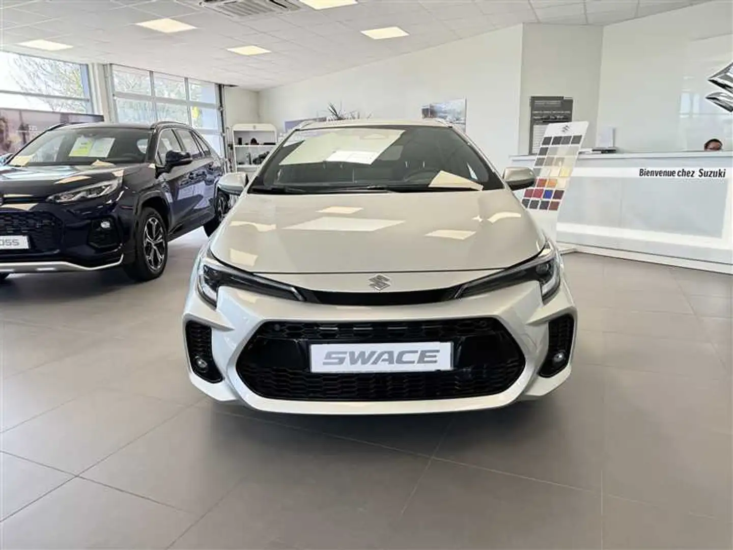 Suzuki Swace 1.8L Hybrid Pack Gris - 2