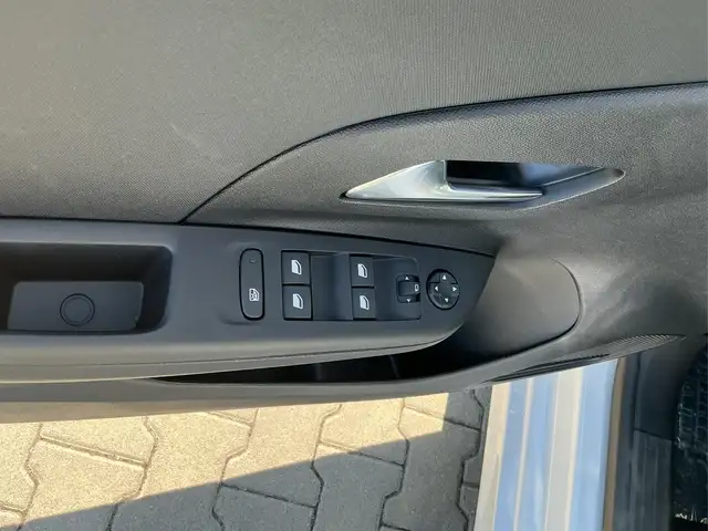 Opel Corsa view 12