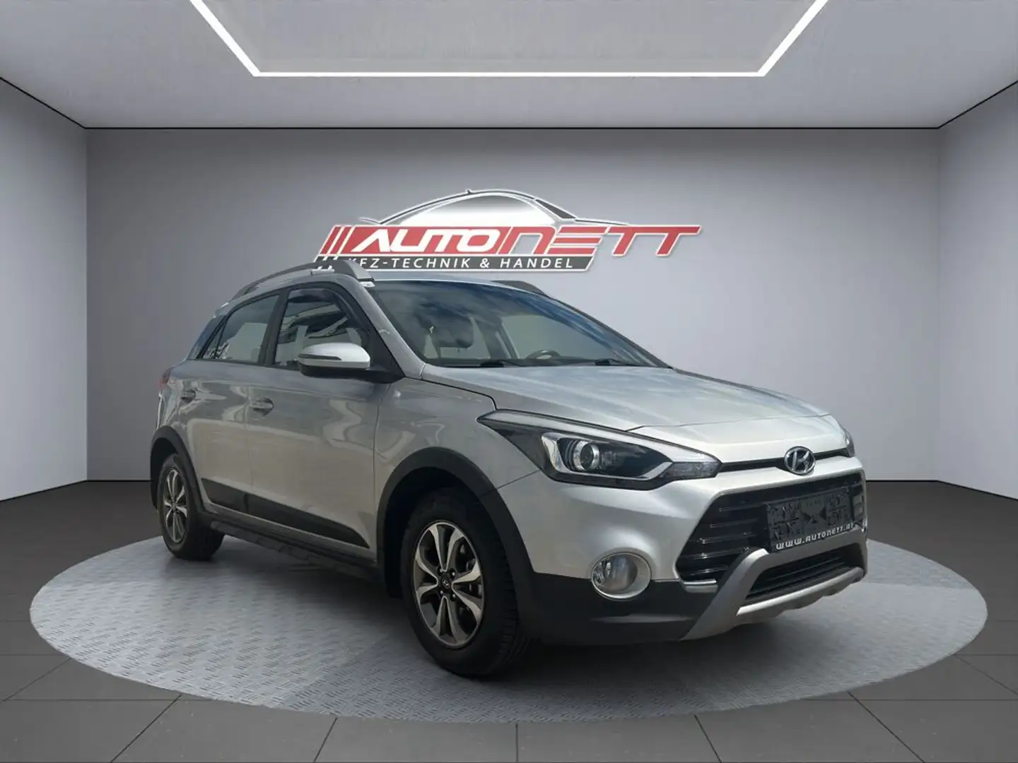 Hyundai i20 ACTIVE- LEVEL 3 Crossover Silber - 1