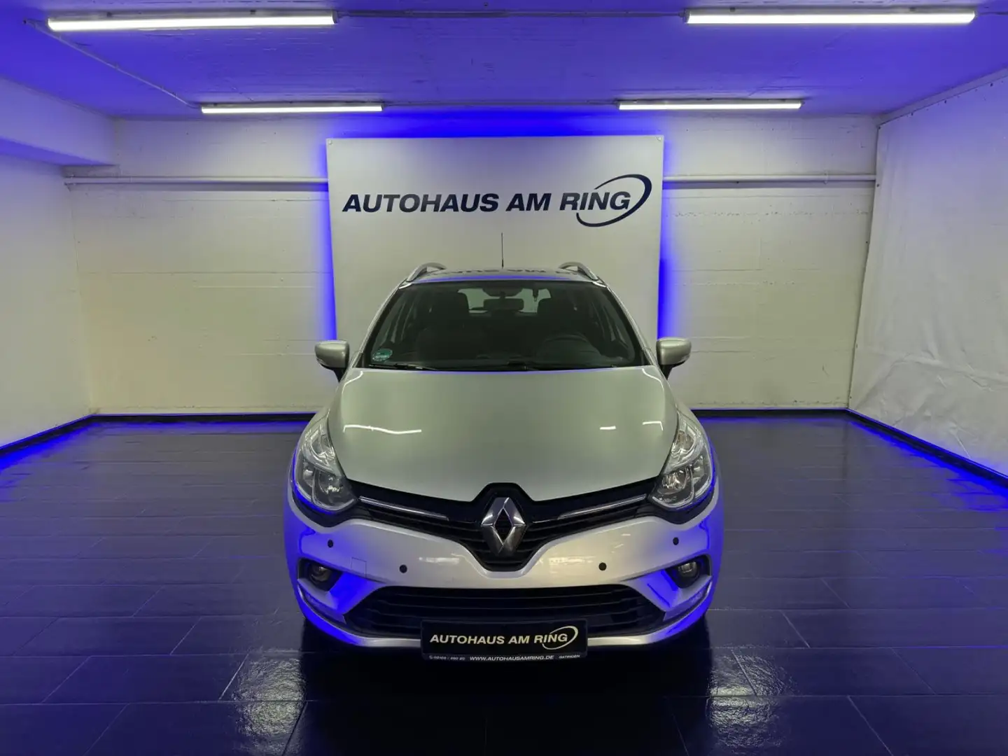 Renault Clio 1.5 dCi Grandtour 1.HD NAVI TEMPO 2xPDC DAB Grau - 1