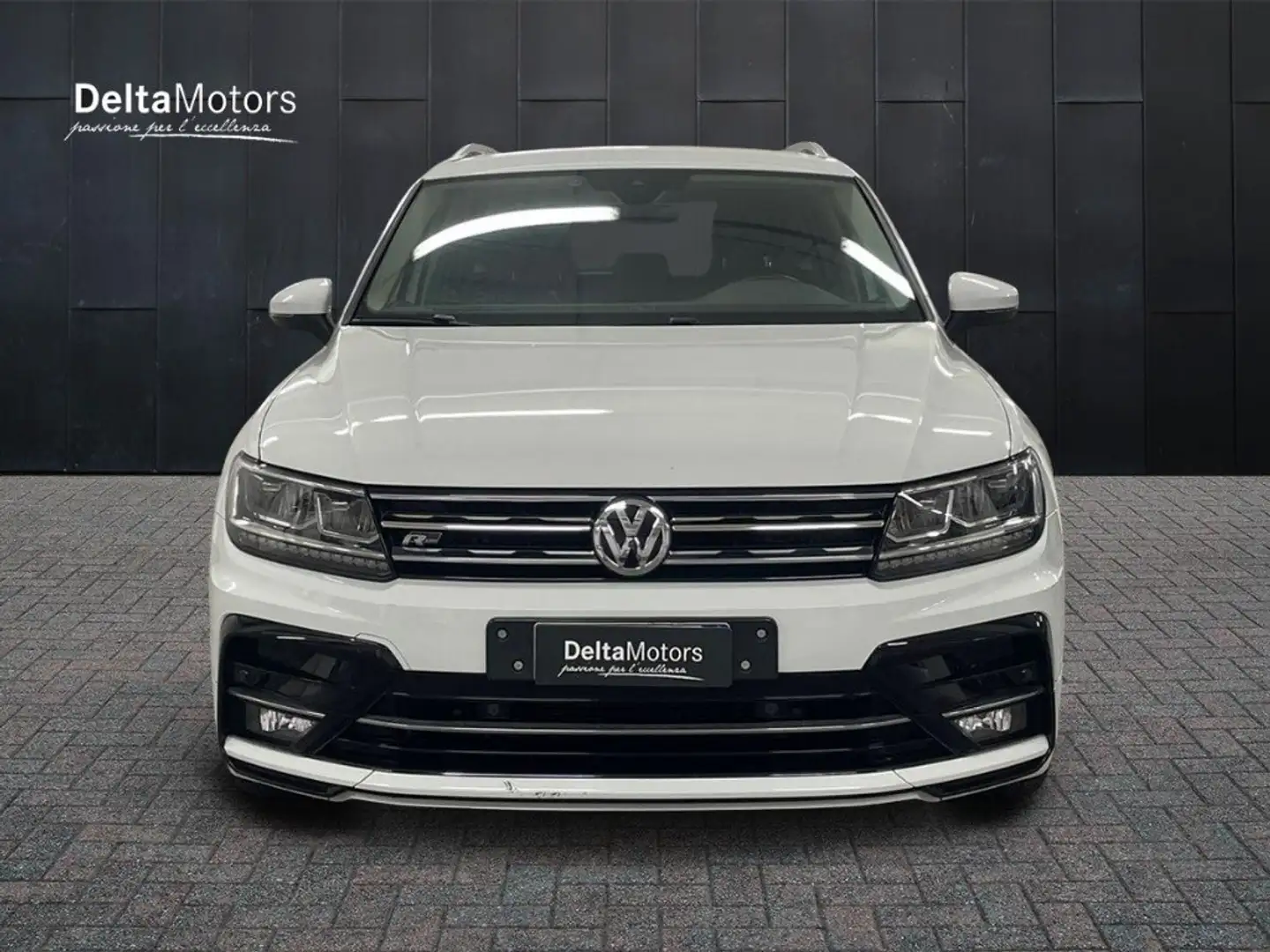 Volkswagen Tiguan 2.0 TDI SCR BlueMotion Advanced R-Line Exterior Pa Bianco - 2