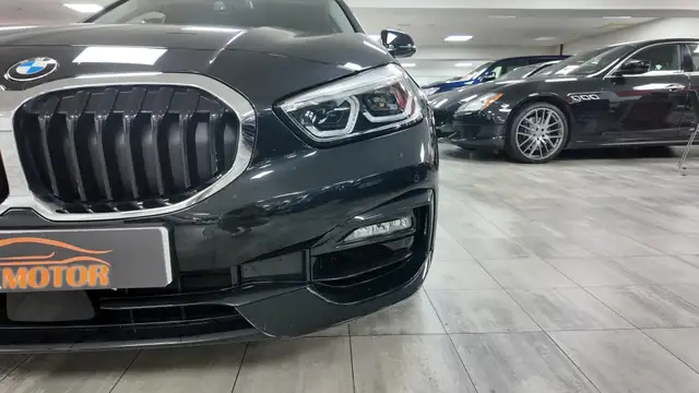 BMW 1 Series view 9