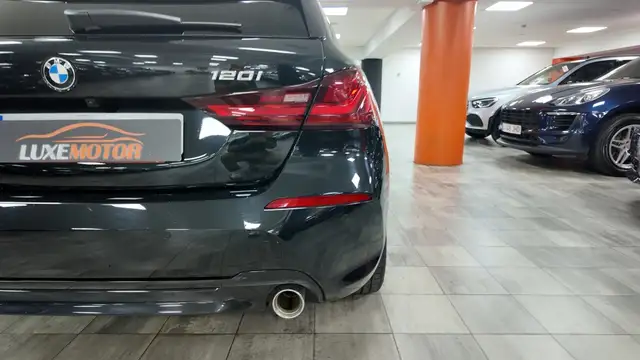 BMW 1 Series view 15