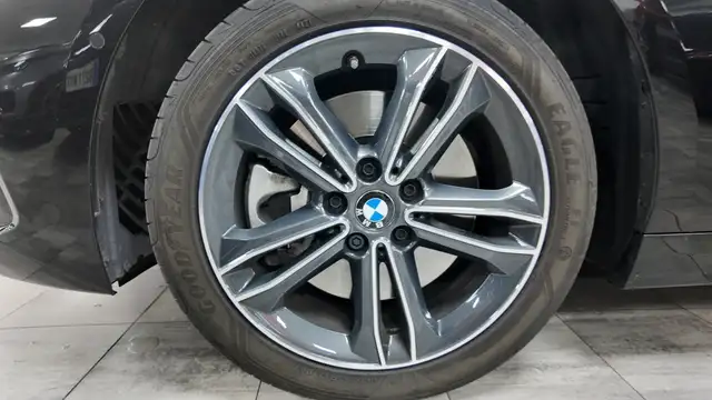 BMW 1 Series view 12