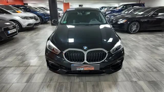 BMW 1 Series view 2