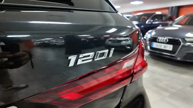 BMW 1 Series view 14