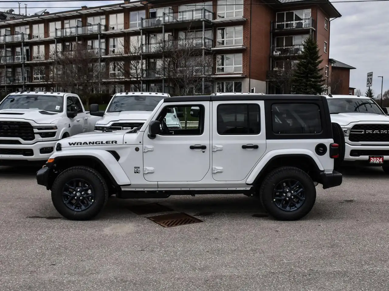 Jeep Wrangler снимка Jeep Wrangler