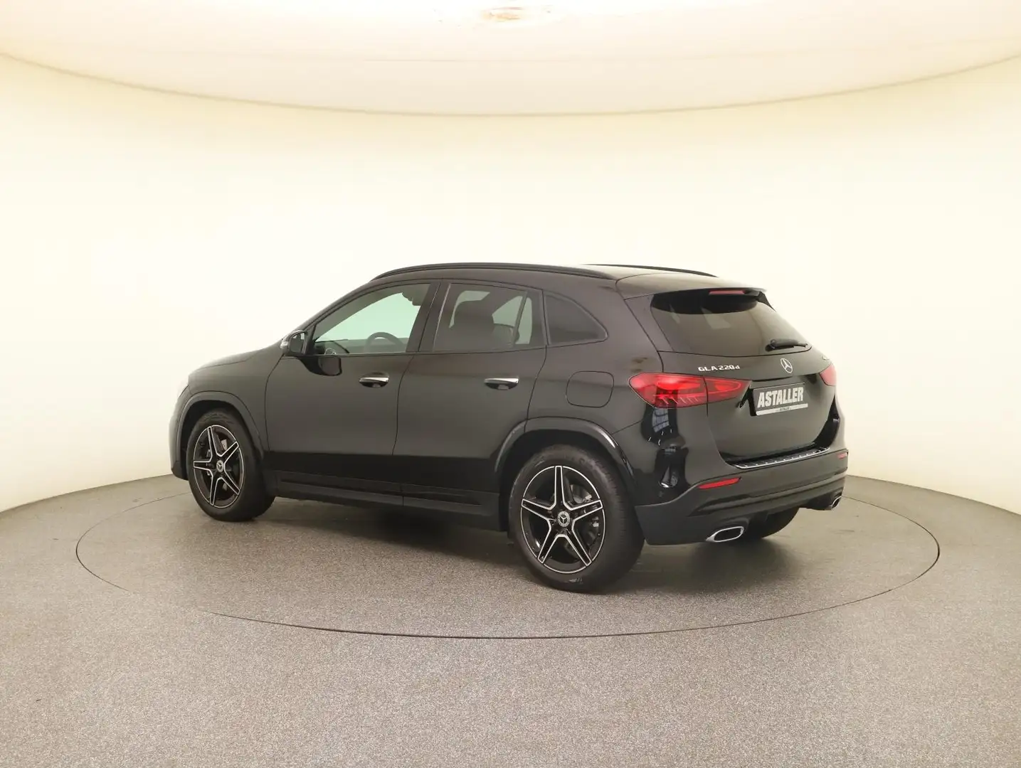 Mercedes-Benz GLA 220 d 4M AMG Line AdvancedPlus+Night+AHK+19" Black - 2