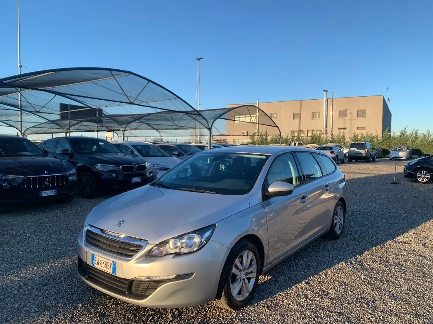 Peugeot 308 1.6 e-HDi 115 CV Stop&Start SW Business Gris - 1