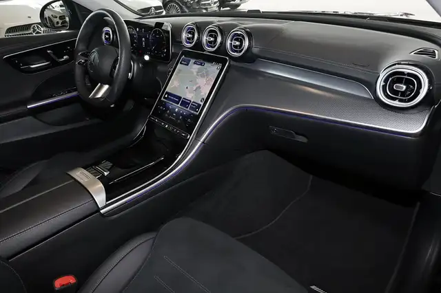 Mercedes-Benz C-Class view 9