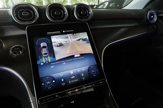 Mercedes-Benz C-Class view 12