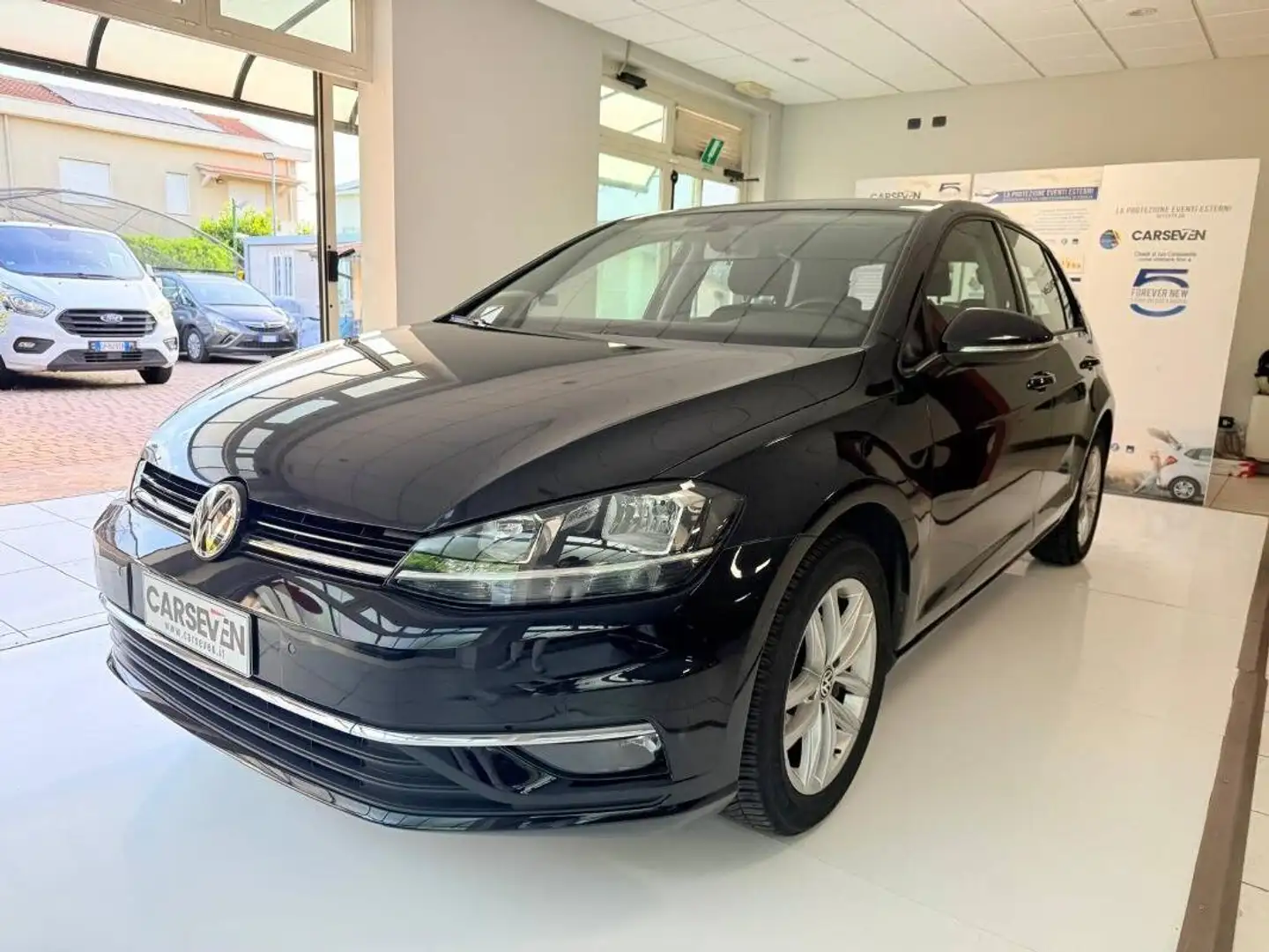Volkswagen Golf 1.0 tsi Business 110cv Schwarz - 1