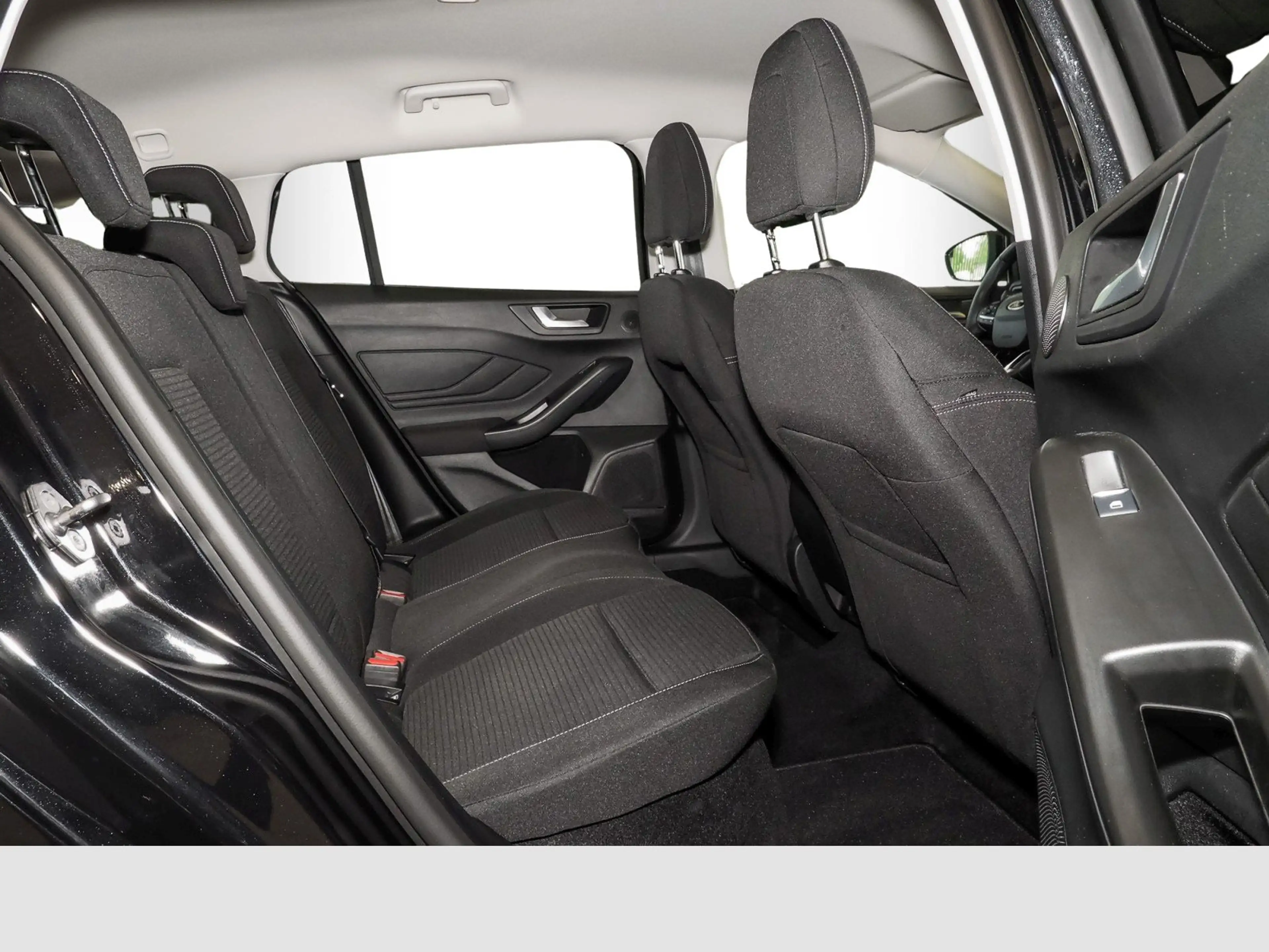 Ford Focus TITANIUM — photo 9