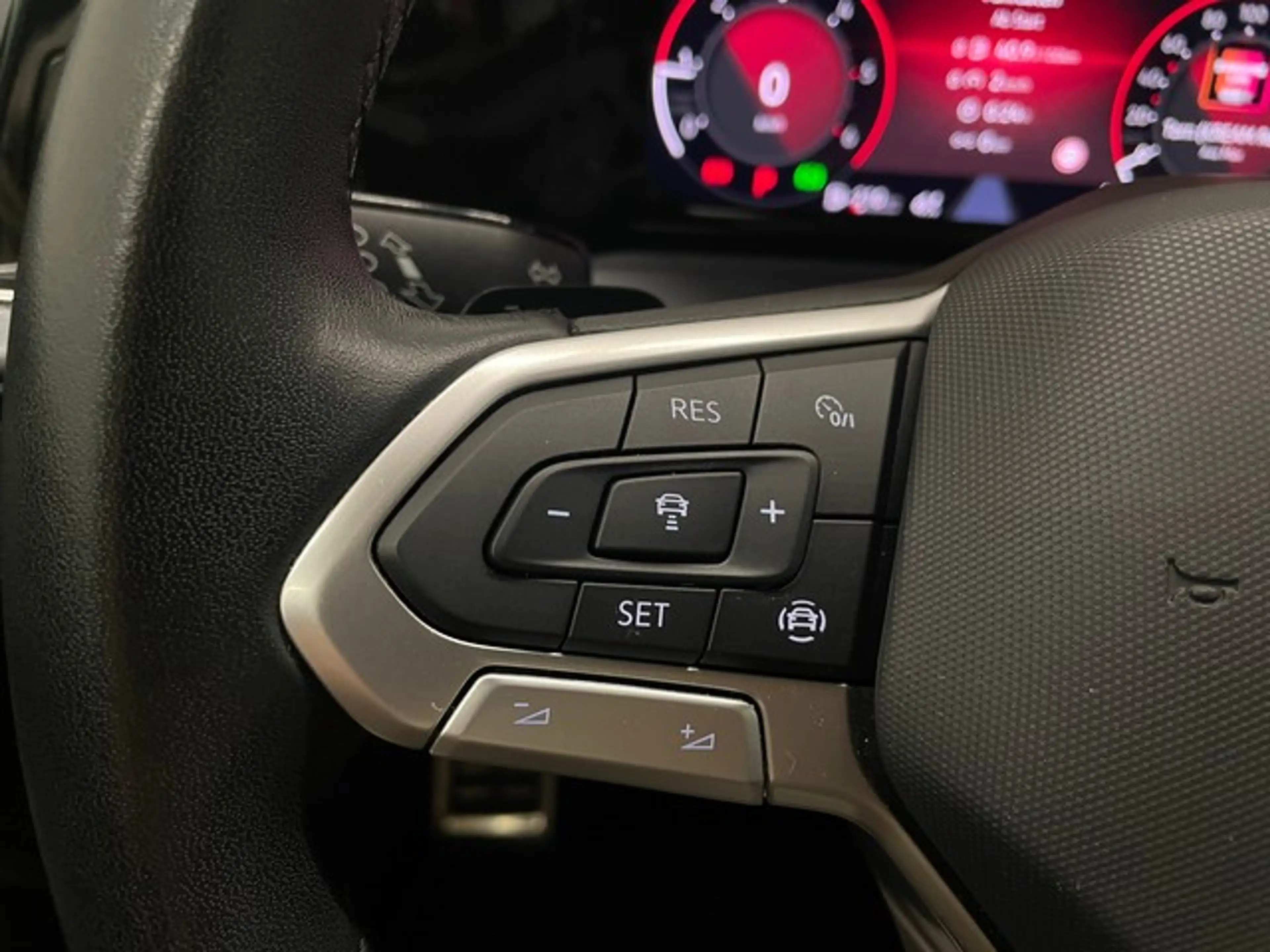 Volkswagen Golf VIII Variant 2.0 TDI Active — photo 14