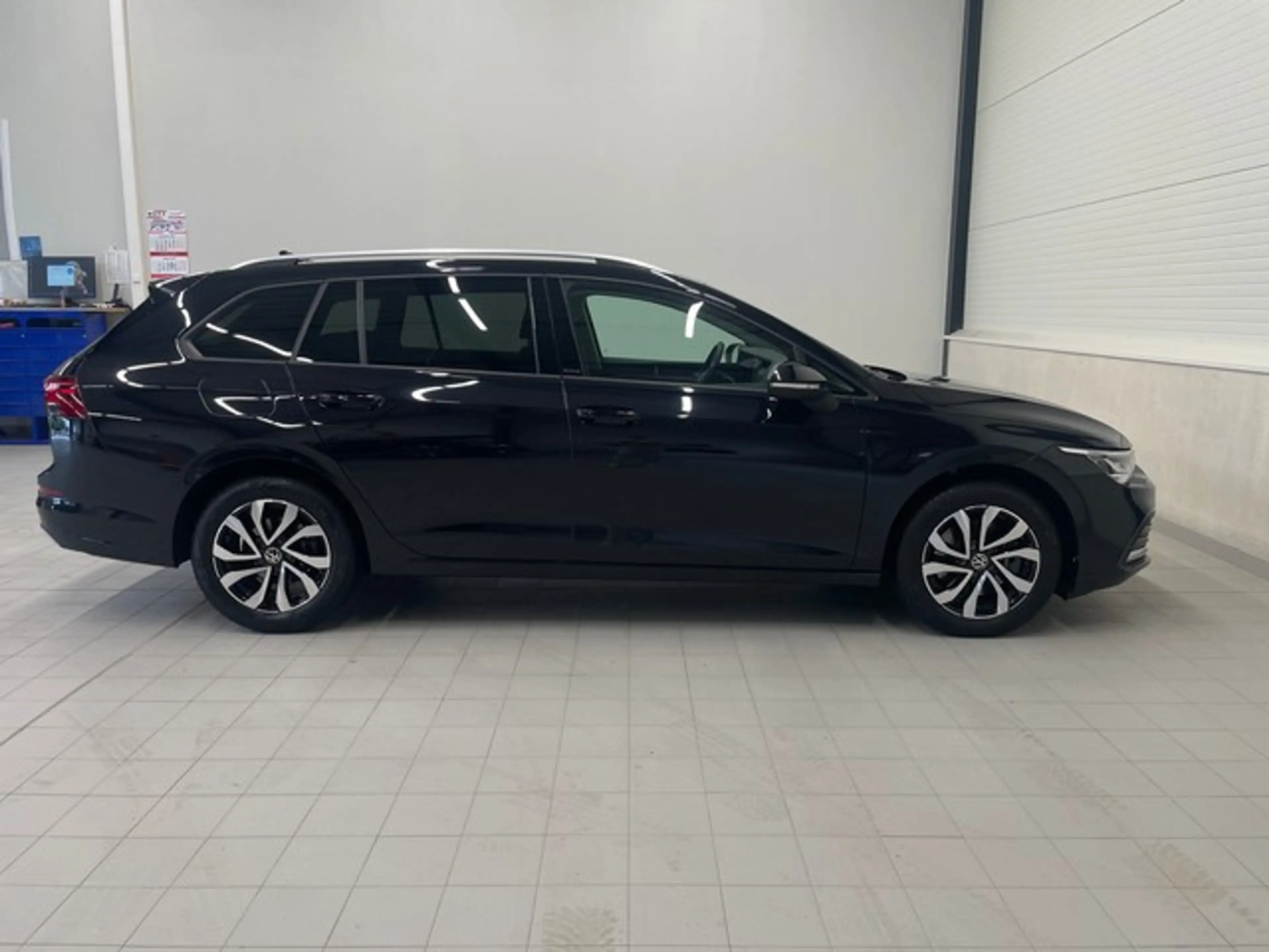 Volkswagen Golf VIII Variant 2.0 TDI Active — photo 8