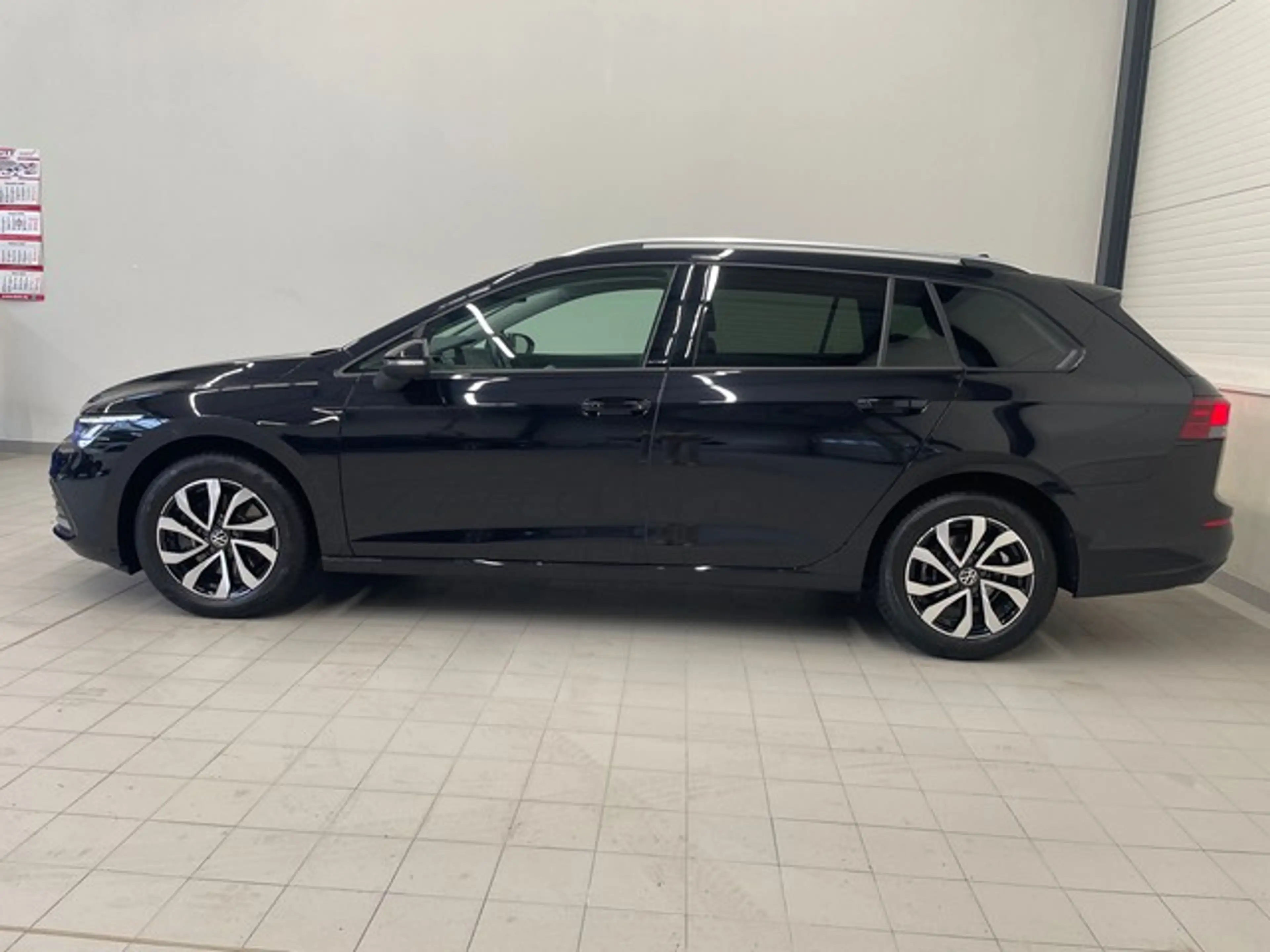 Volkswagen Golf VIII Variant 2.0 TDI Active — photo 4