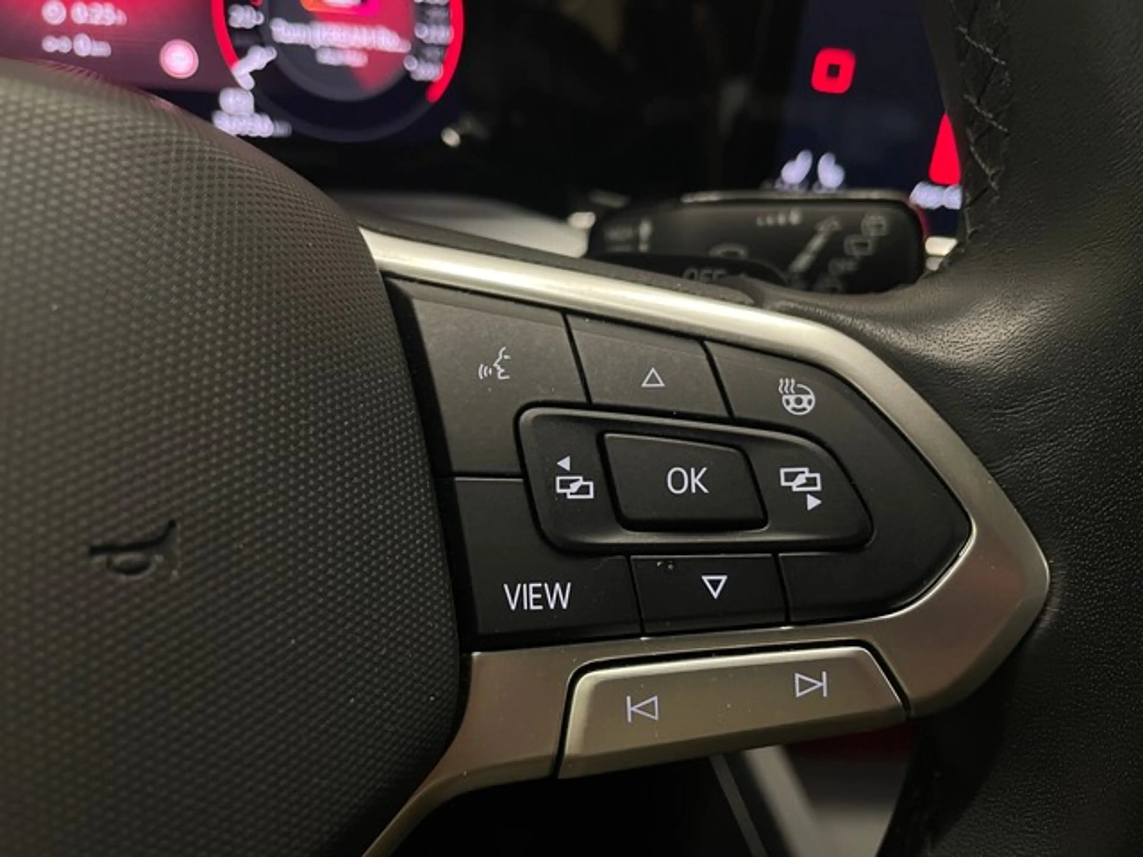 Volkswagen Golf VIII Variant 2.0 TDI Active — photo 15
