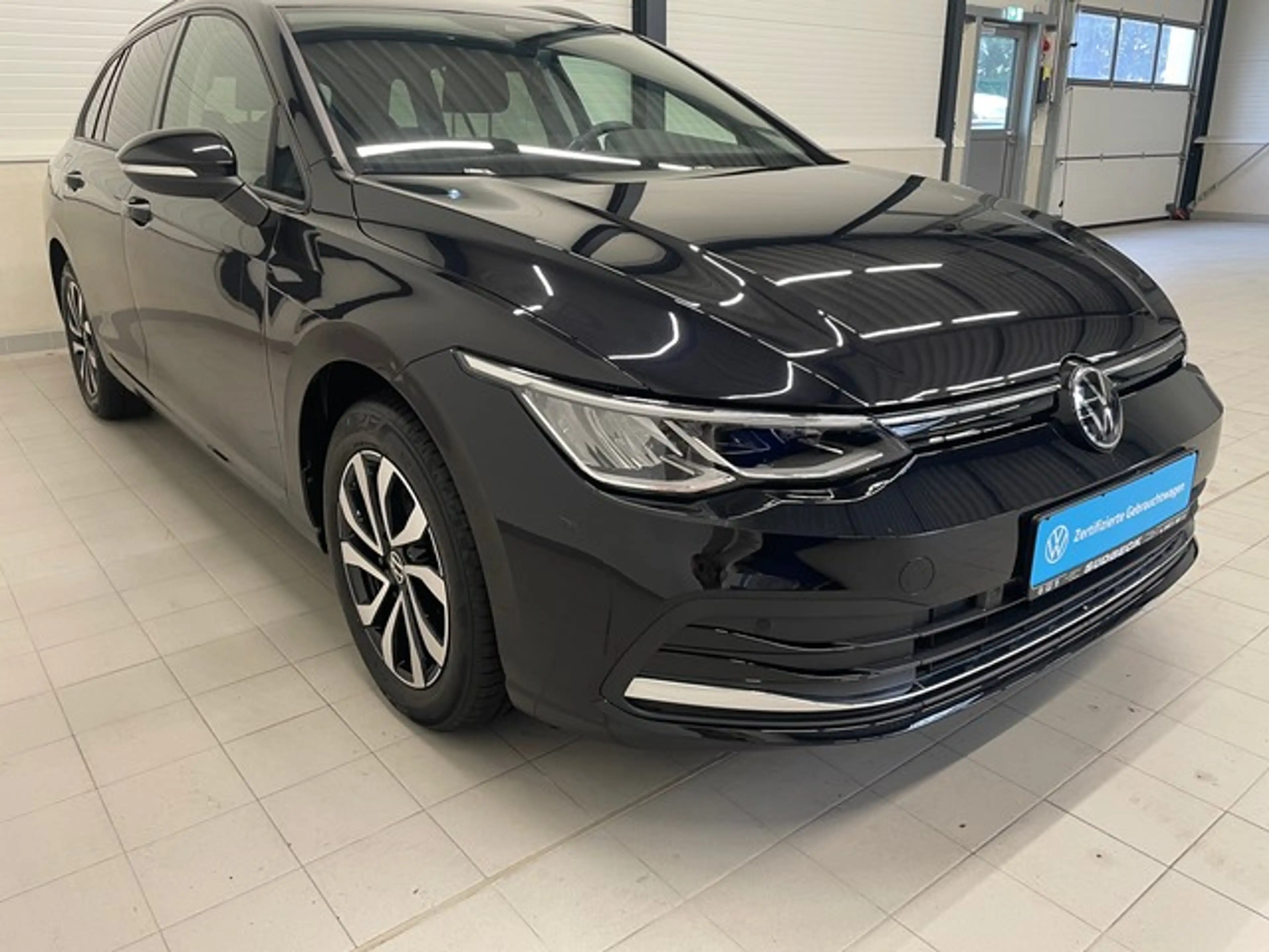Volkswagen Golf VIII Variant 2.0 TDI Active — photo 3