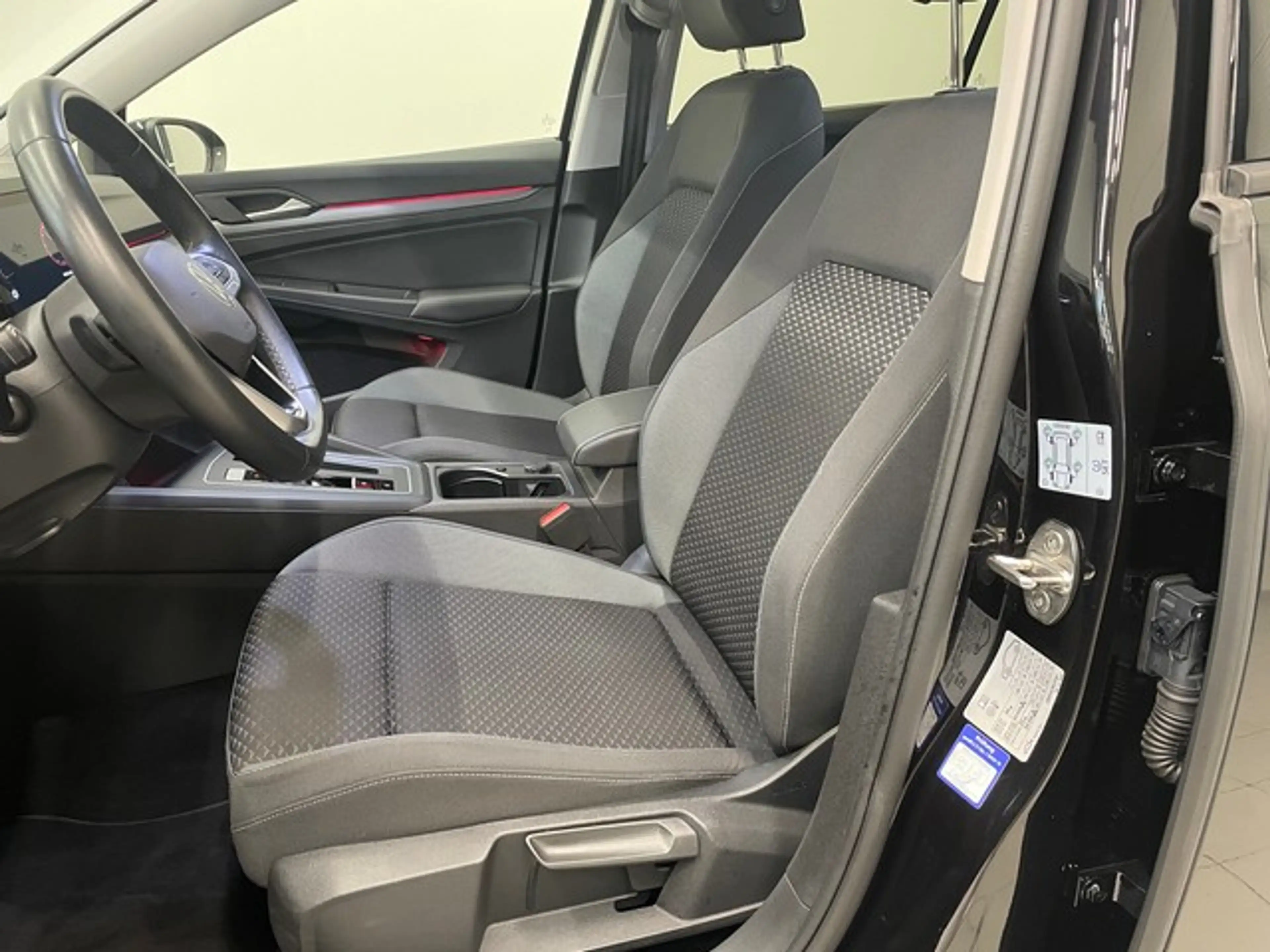 Volkswagen Golf VIII Variant 2.0 TDI Active — photo 10