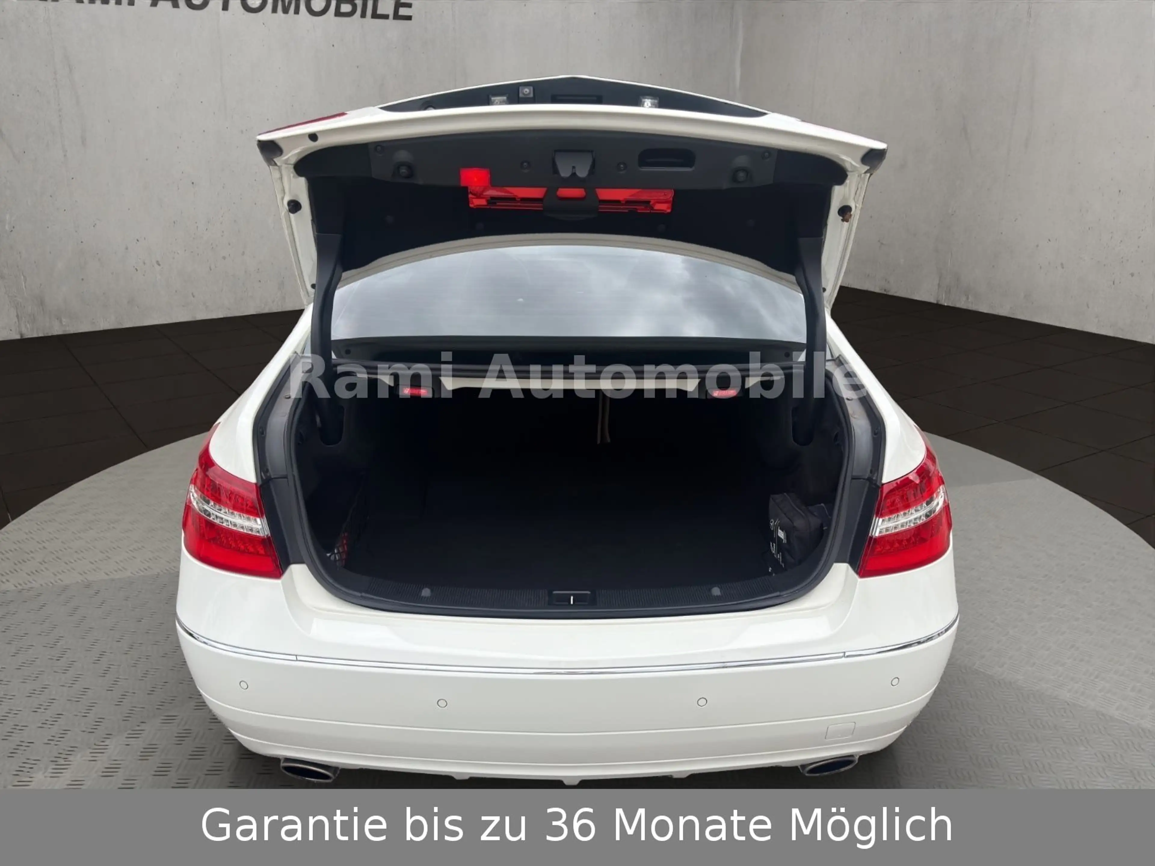 Mercedes-Benz E 350 Coupé E 350 CGI BlueEFFICIENCY AVANTG. — photo 9