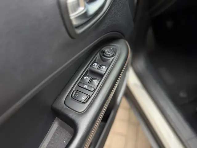 Jeep Compass view 17