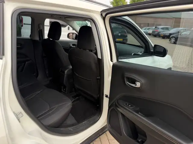 Jeep Compass view 25