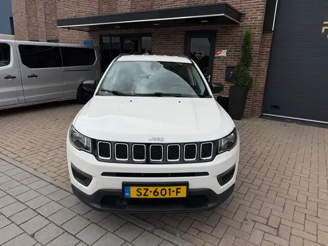Jeep Compass view 9