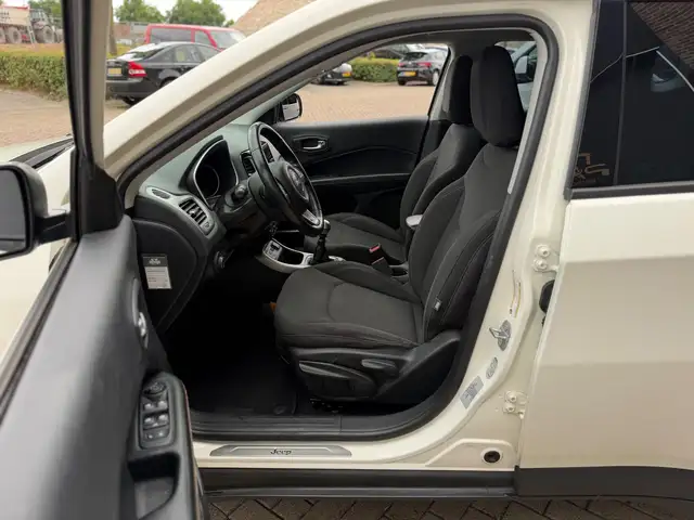 Jeep Compass view 18