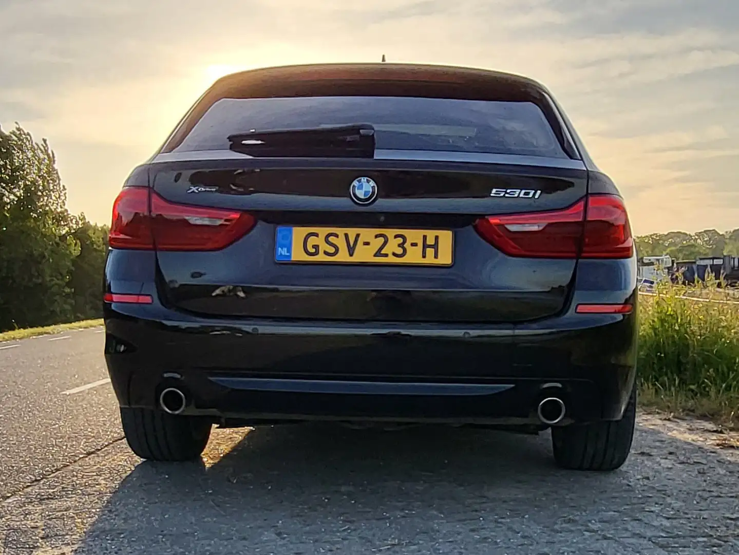 BMW 530 530 xdrive Exec. Edition pano Zwart - 2
